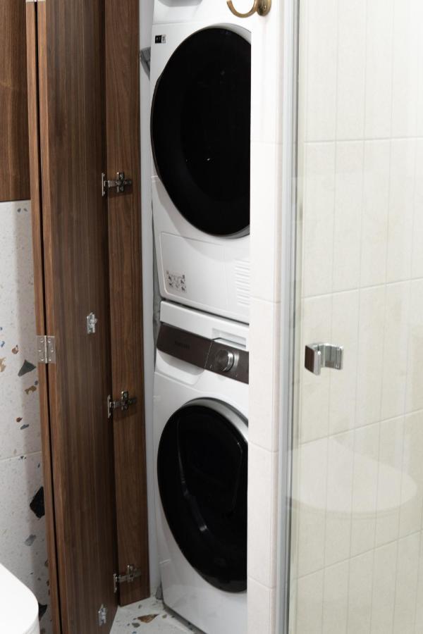 Old Town Gem Designer Apartment - Centre Location - Families - Remote Work Danzica Esterno foto